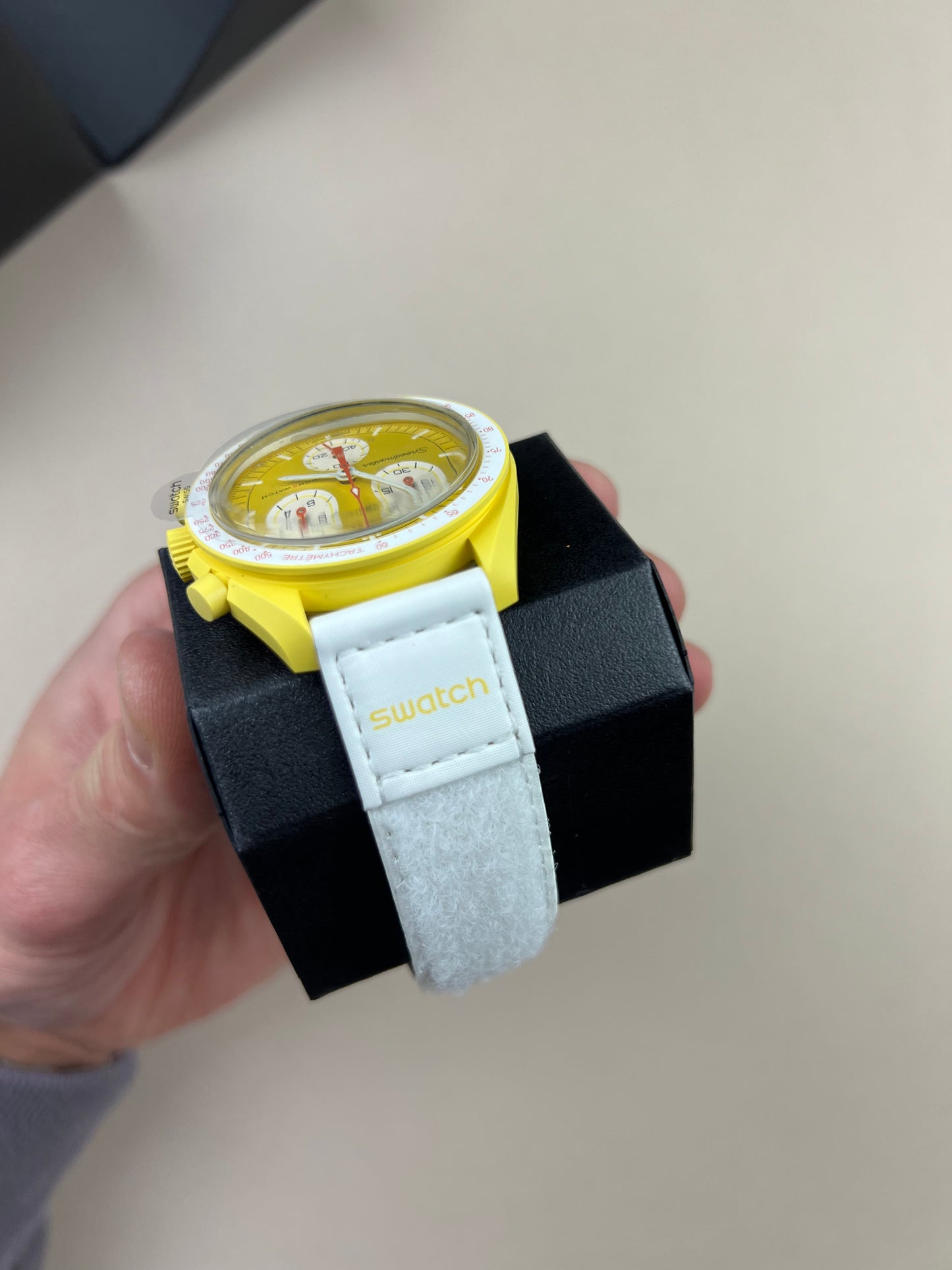 Omega MoonSwatch "Mission to the Sun"